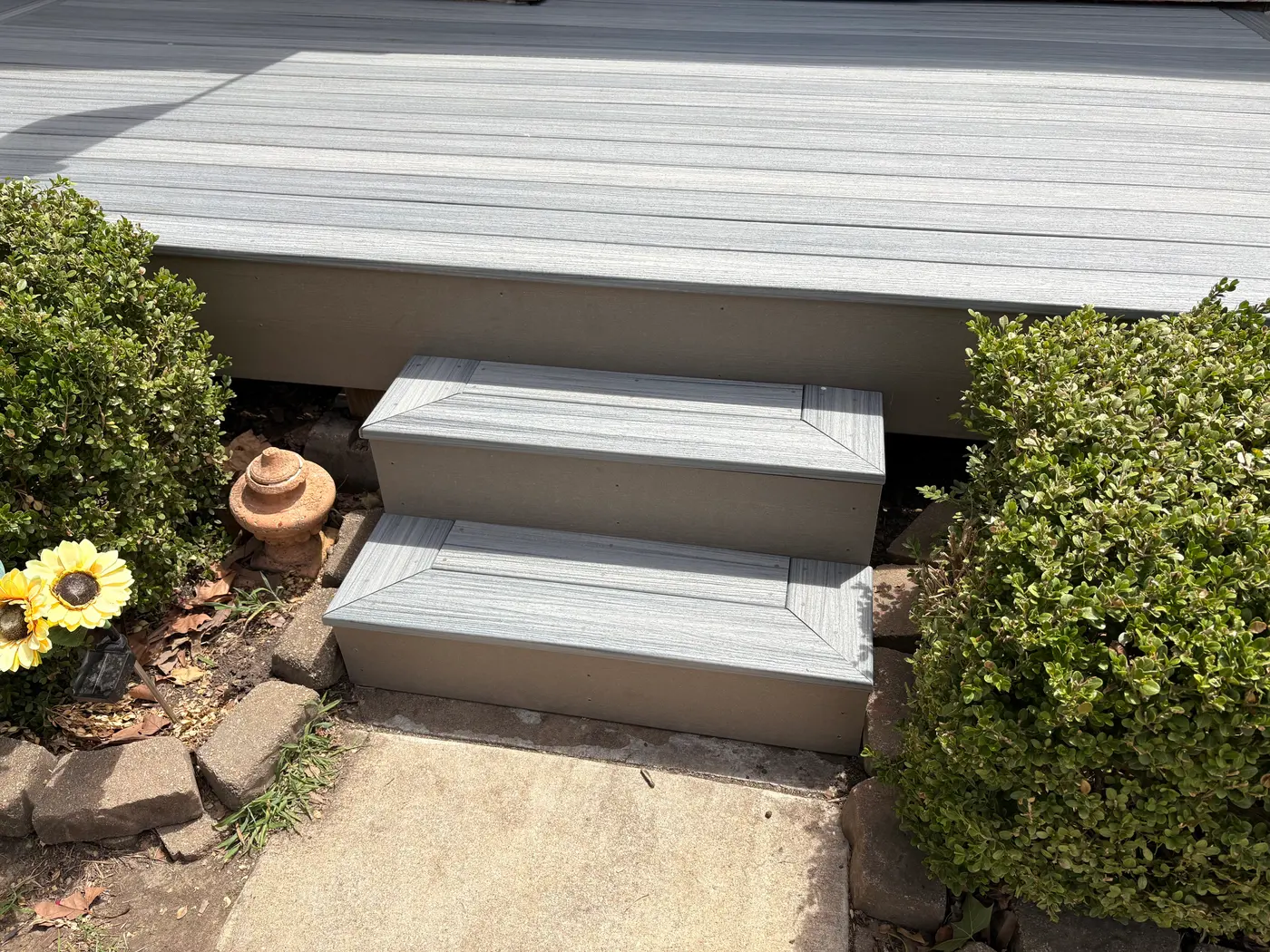 Composite deck steps with matching risers and fascia in Topeka, KS
